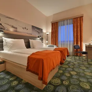 Ramada Airport Hotell Prag