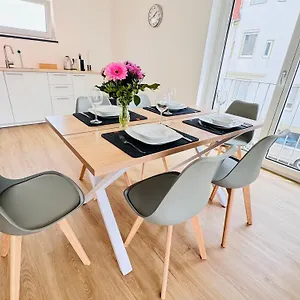 https://apt-modern-neu-nespresso-balkon-parkplatz.getmunichhotels.com
