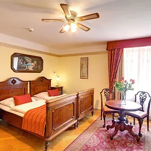 Mucha Hotell Prag